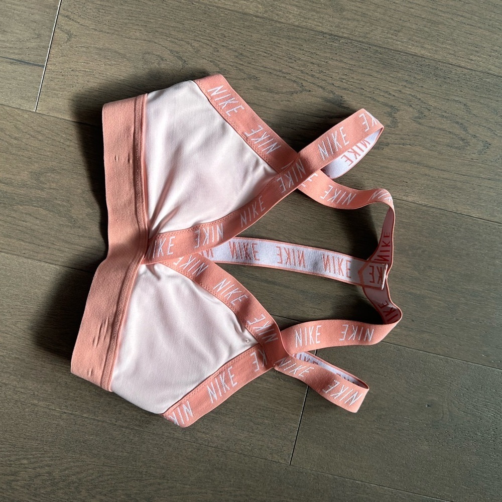 Nike indy logo sport bra​​​ - Picture 3 of 4